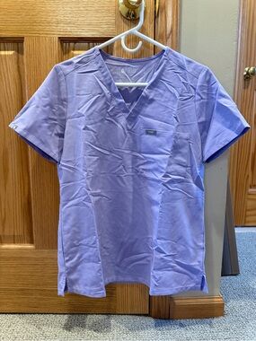 Figs Lavender V-Neck Short Sleeve Scrub Top
